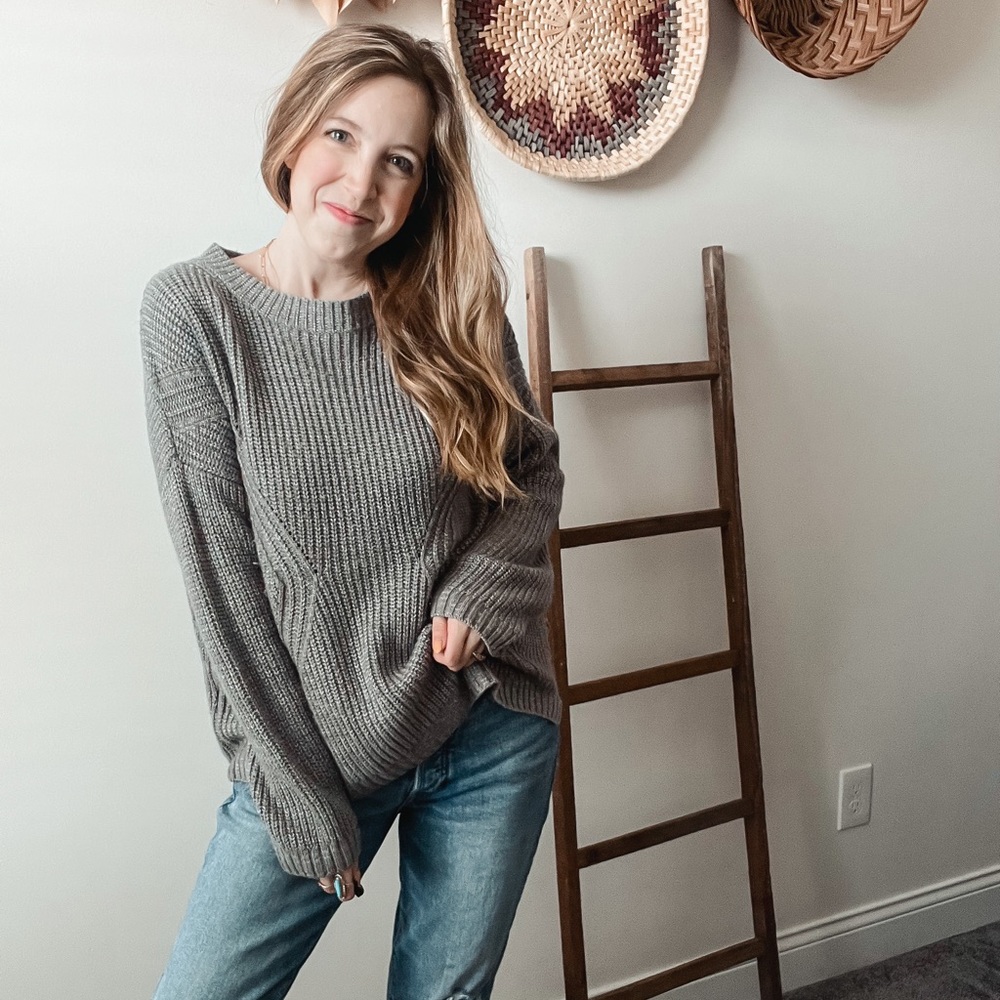 Vernacular open knit Sweater